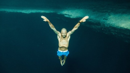 P.O.V. freedive into a Blue Hole